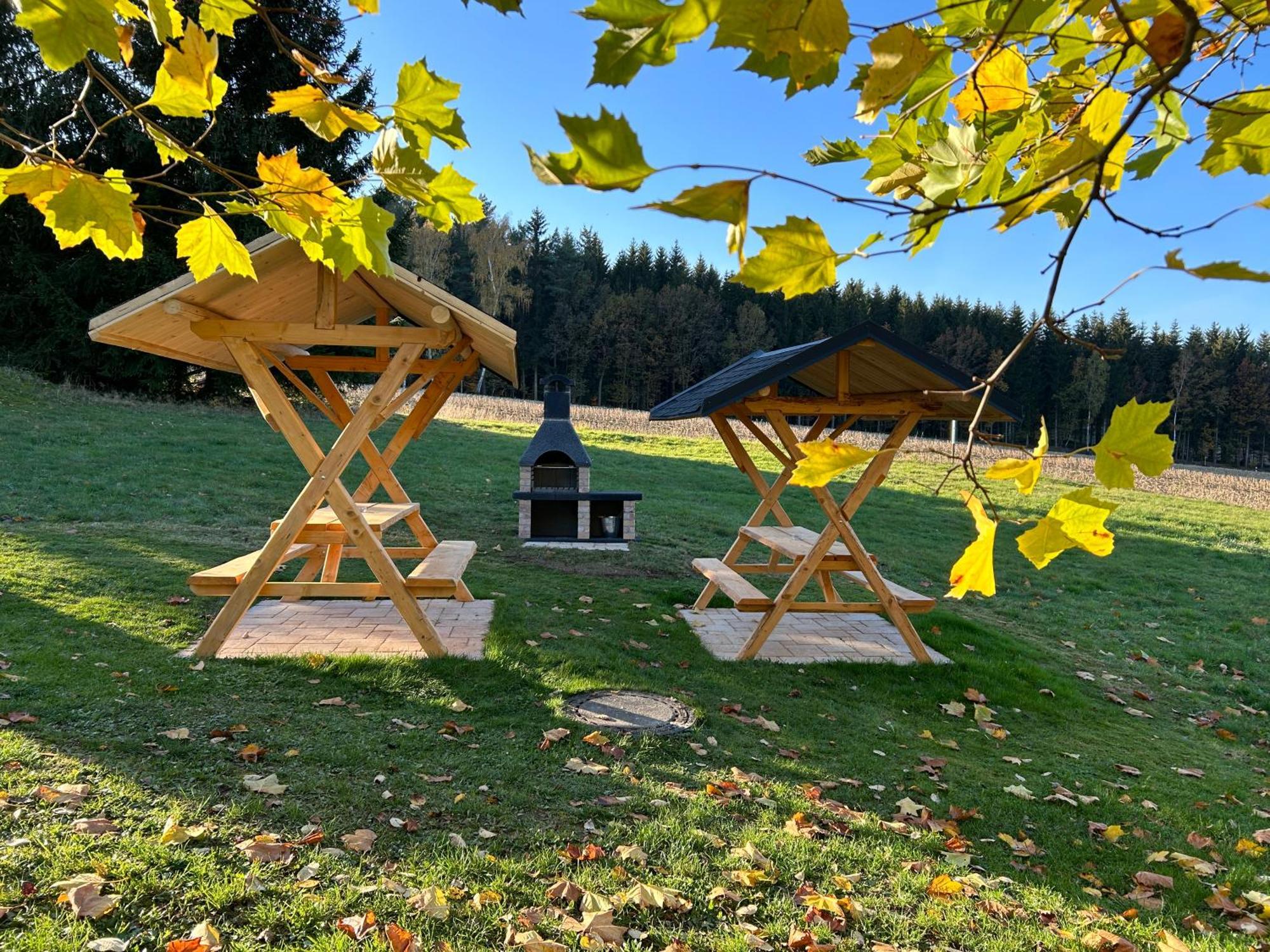 Ferienwohnungen 1 Bis 4 "Pumphut'S Scheune" Lengenfeld  Esterno foto
